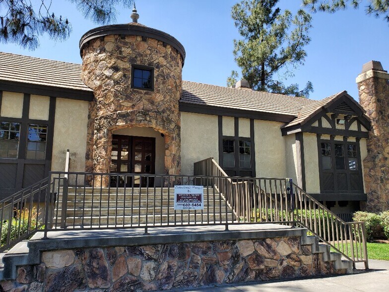 More Photos Of 5029 La Mart Dr, Riverside Office Residential For Lease