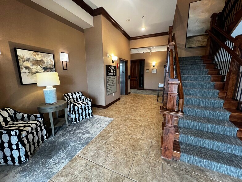 More Photos Of 5032 S Bur Oak Pl, Sioux Falls Office For Lease