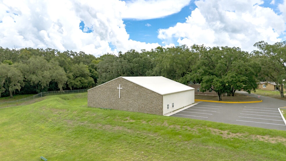 More Photos Of 6837 Lakeville Rd, Orlando Religious Facility For Sale