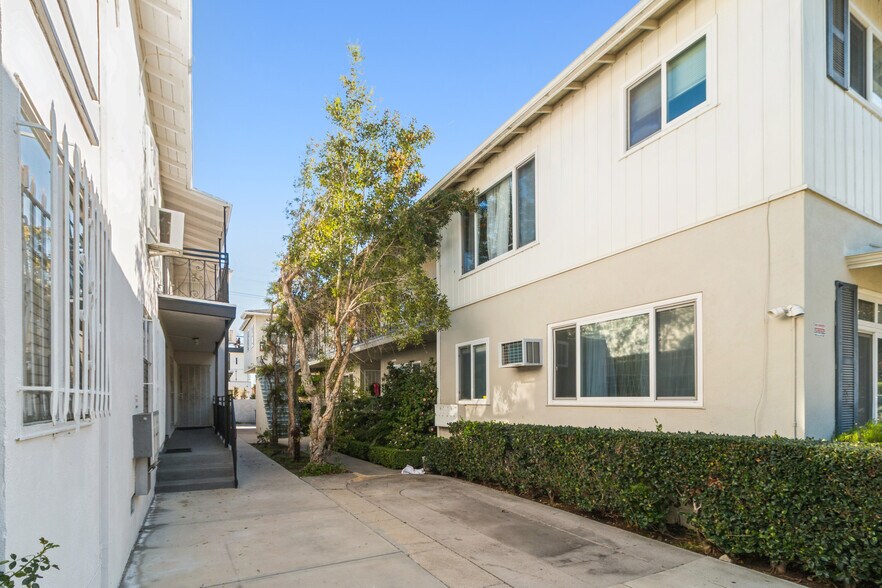More Photos Of 320 S Doheny Dr, Beverly Hills Apartments For Sale