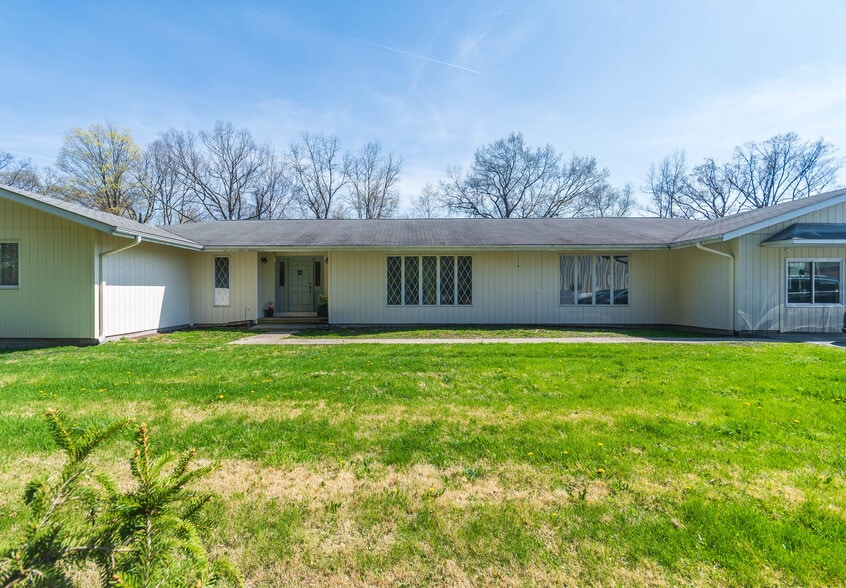 More Photos Of 1402 Route 300, Newburgh Showroom For Sale