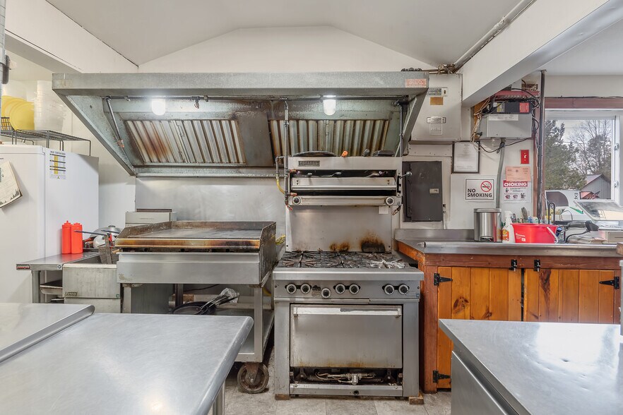 More Photos Of 2107 N Osceola Rd, Camden Service Station For Sale