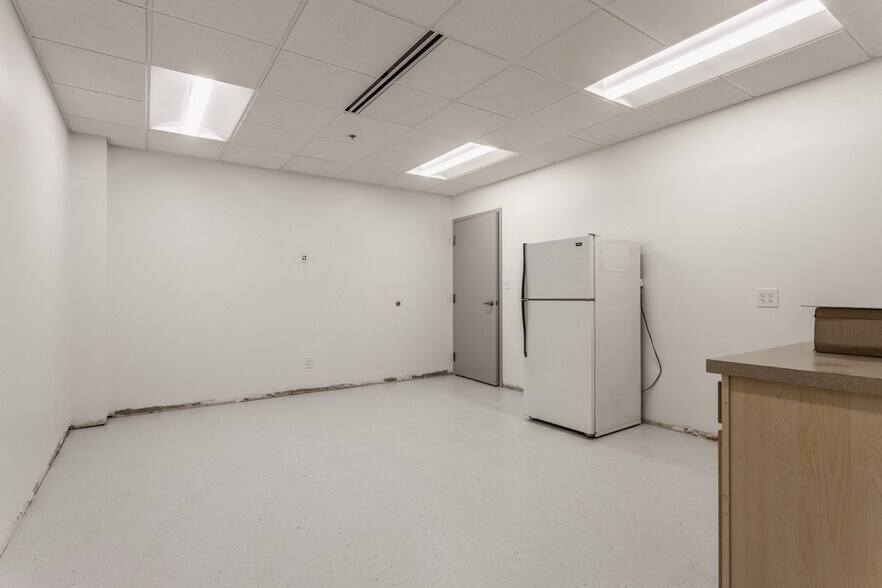 More Photos Of 36 S Pennsylvania St, Indianapolis Office For Lease