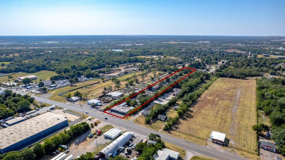 More Photos Of 3024-3030 NE 23rd St, Oklahoma City Freestanding For Sale