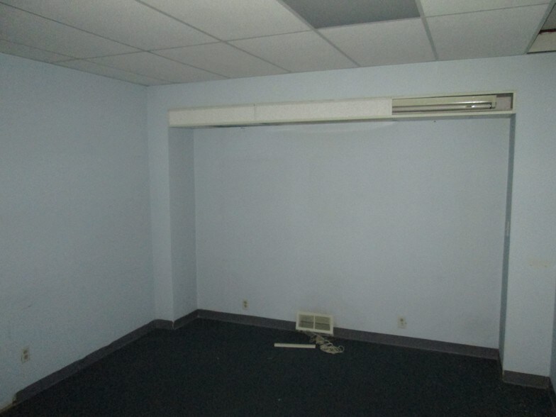 More Photos Of 485-487 Front St, Berea Office Residential For Sale