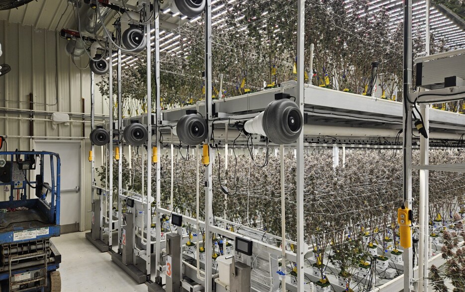 More Photos Of 609 Indian Rd, Seiling Auto Repair For Sale