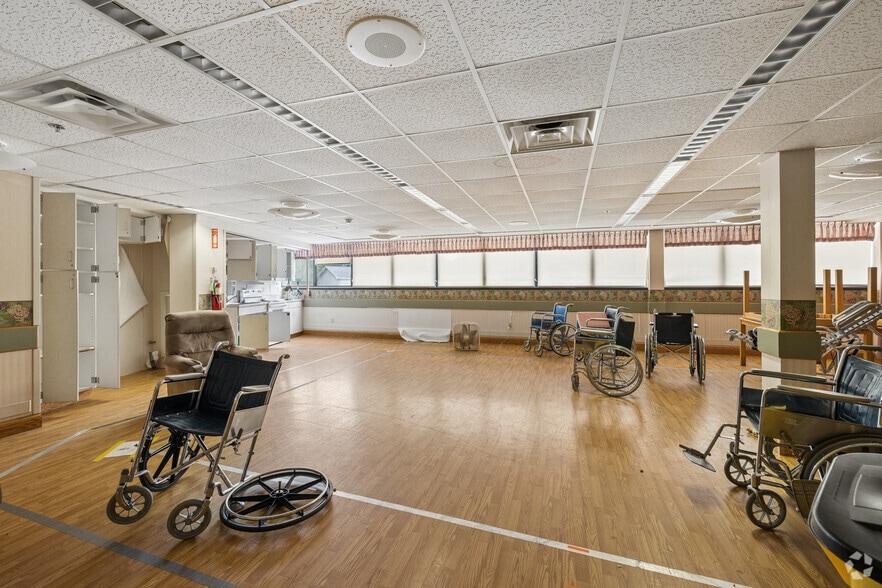 More Photos Of 901 Luther Pl, Albert Lea Skilled Nursing Facility For Sale