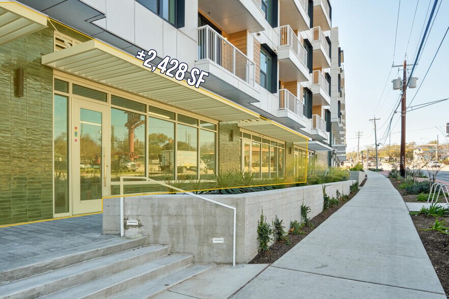More Photos Of 2323 S Lamar Blvd, Austin Apartments For Lease