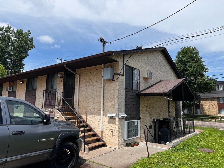 More Photos Of 96 Arlington Ave W, Saint Paul Apartments For Sale