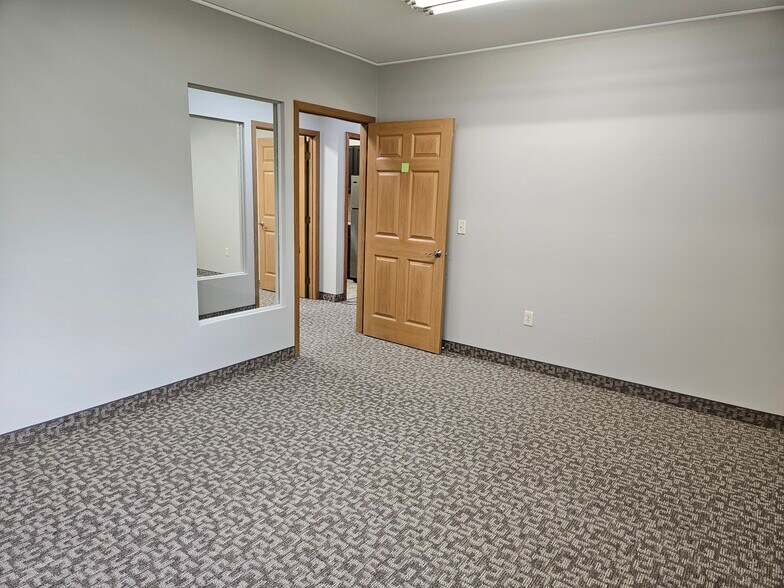 More Photos Of 4725 Excelsior Blvd, Saint Louis Park Office Residential For Lease