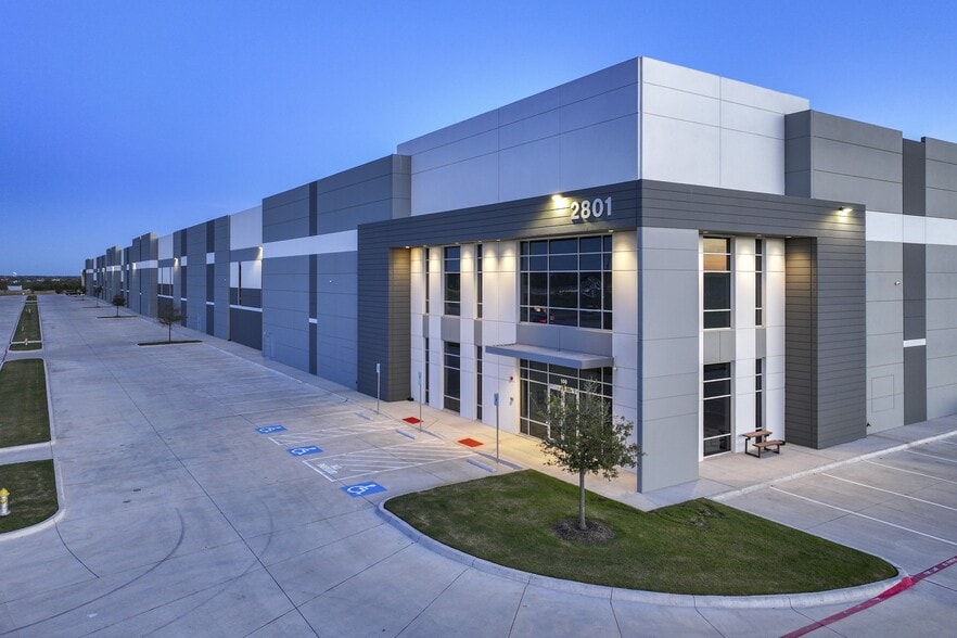 More Photos Of 2801 N State Highway 78, Wylie Warehouse For Lease