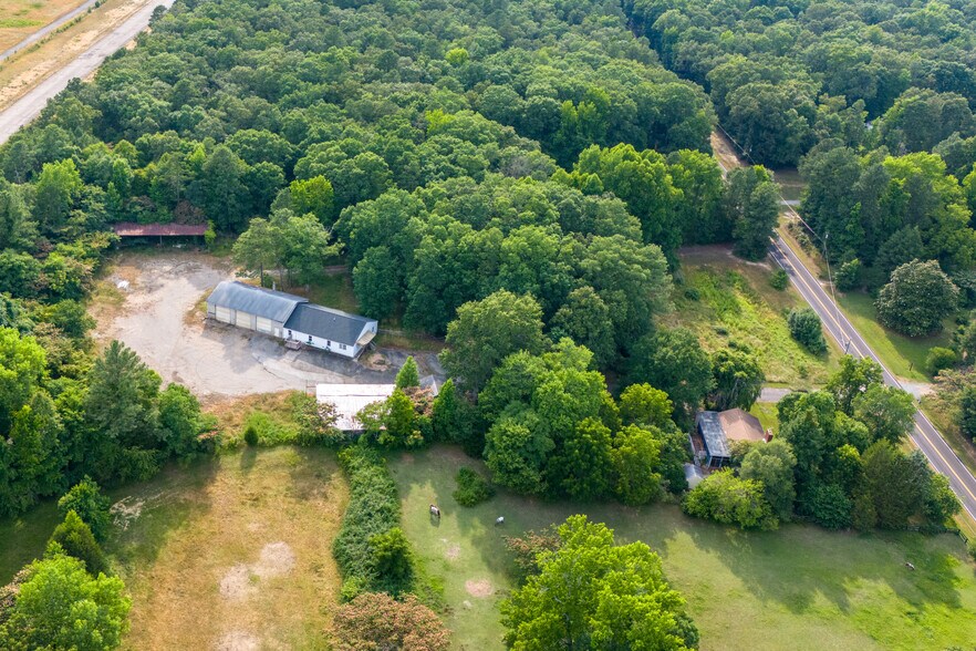 More Photos Of 2425 Portugee Rd, Sandston Warehouse For Sale