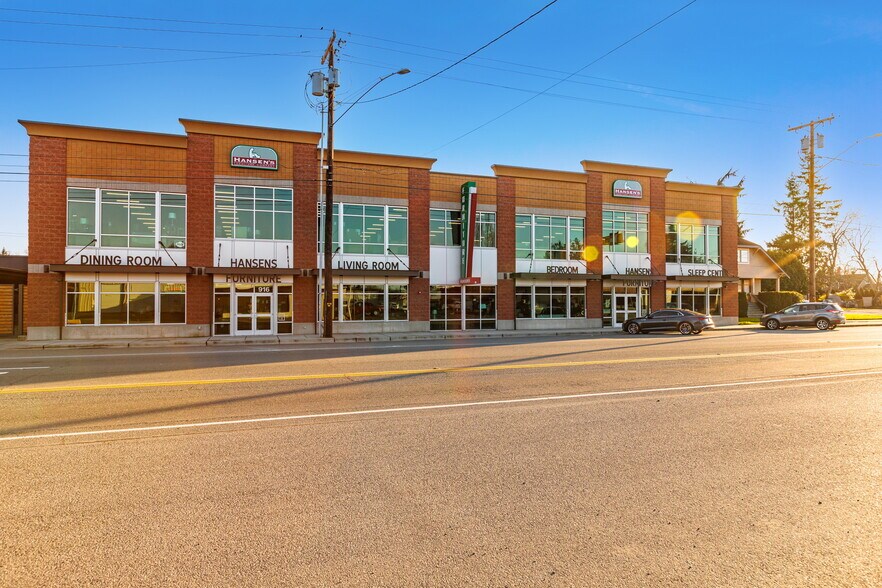 More Photos Of 916 W Division St, Mount Vernon General Retail For Sale