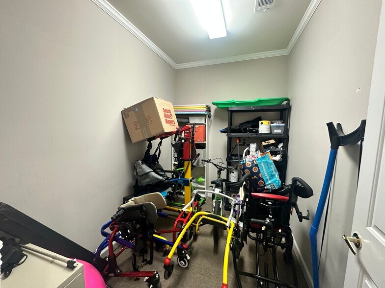 More Photos Of 2450 Atlanta Hwy, Cumming Office For Sale