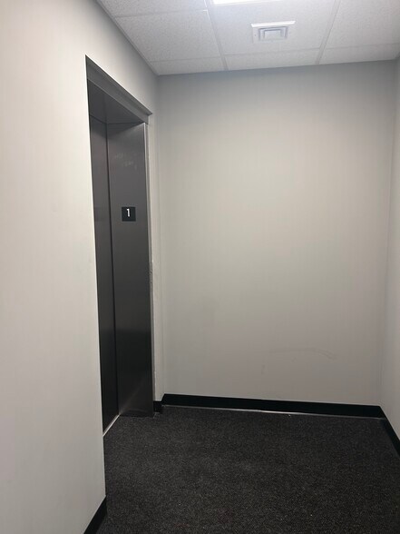 More Photos Of 712 Oaklawn Ave, Cranston Medical For Sale