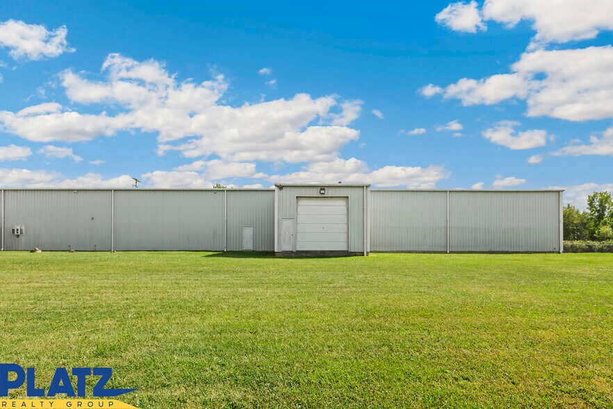 More Photos Of 3603 Larchmont NE ave, Warren Warehouse For Sale