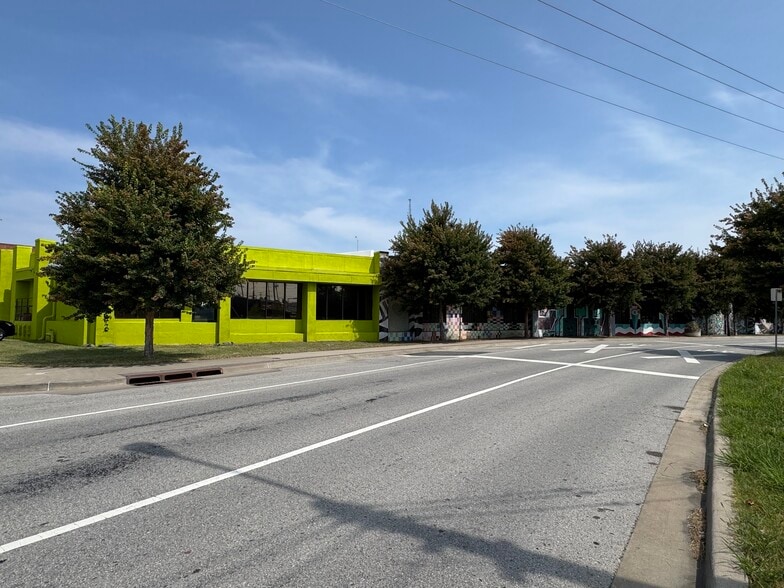 More Photos Of 800-816 E 1st St, Tulsa Flex For Lease