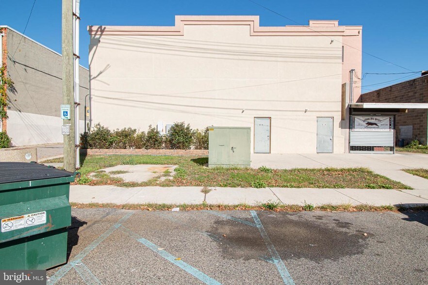 More Photos Of 619-623 E Landis Ave, Vineland Restaurant For Sale