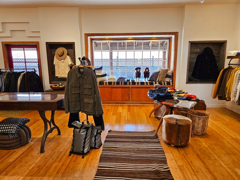 More Photos Of 10470 Lansing St, Mendocino Storefront For Sale