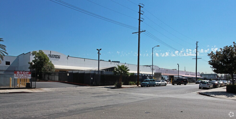 More Photos Of 1701-1761 Bay St, Los Angeles Warehouse For Lease