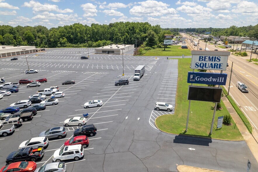 More Photos Of 1340 S Highland Ave, Jackson Unknown For Lease