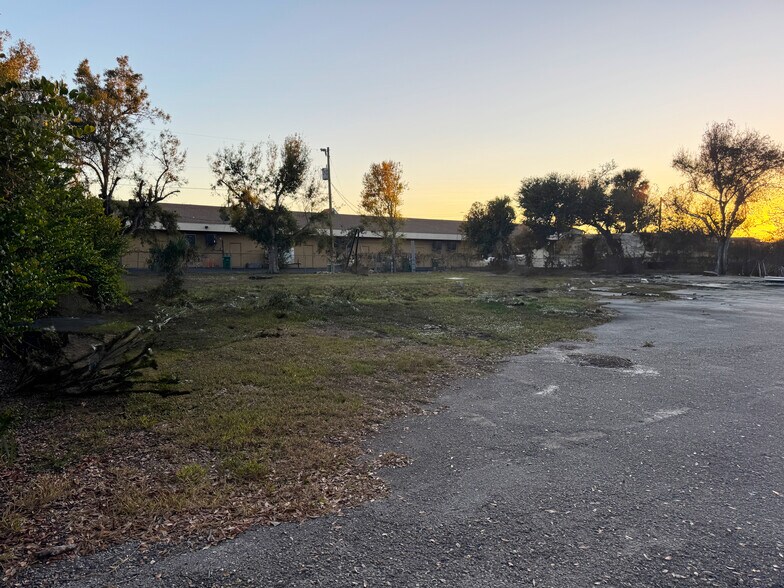 More Photos Of 1245 River Rd, N Fort Myers Industrial For Sale