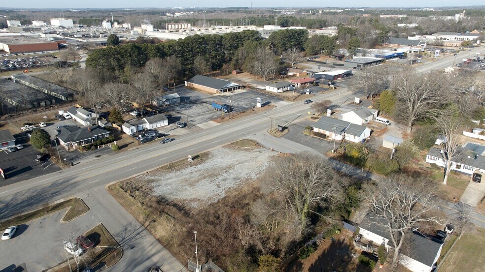 More Photos Of 644 NE Main St, Simpsonville Land For Lease