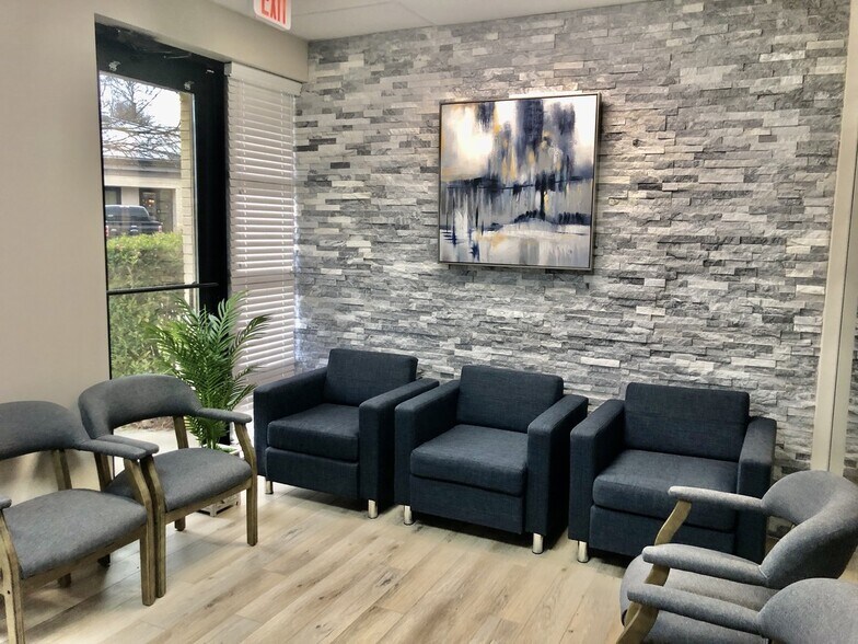 More Photos Of 9723 Northcross Center Ct, Huntersville Office For Lease