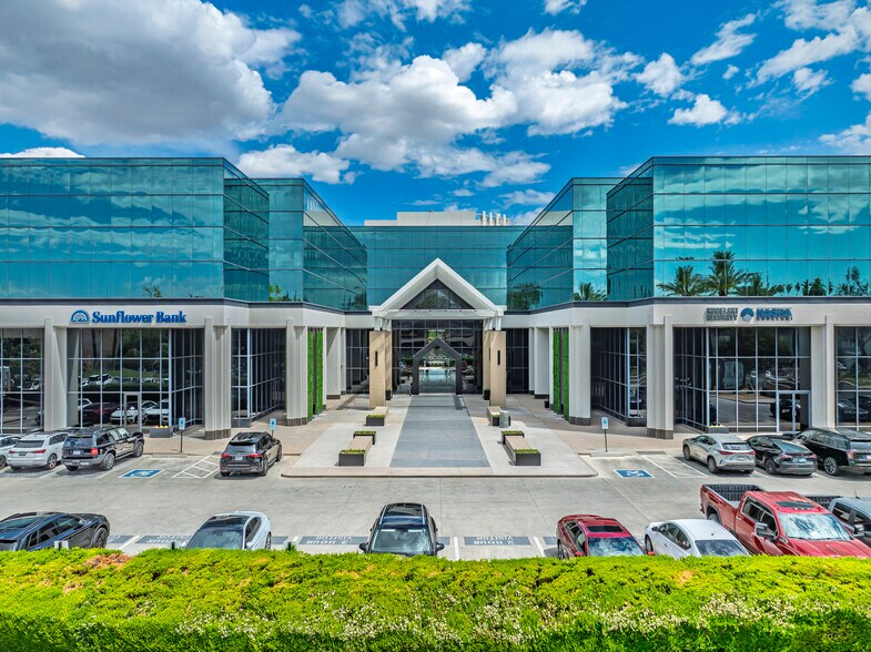 More Photos Of 5090 N 40th St, Phoenix Office For Lease