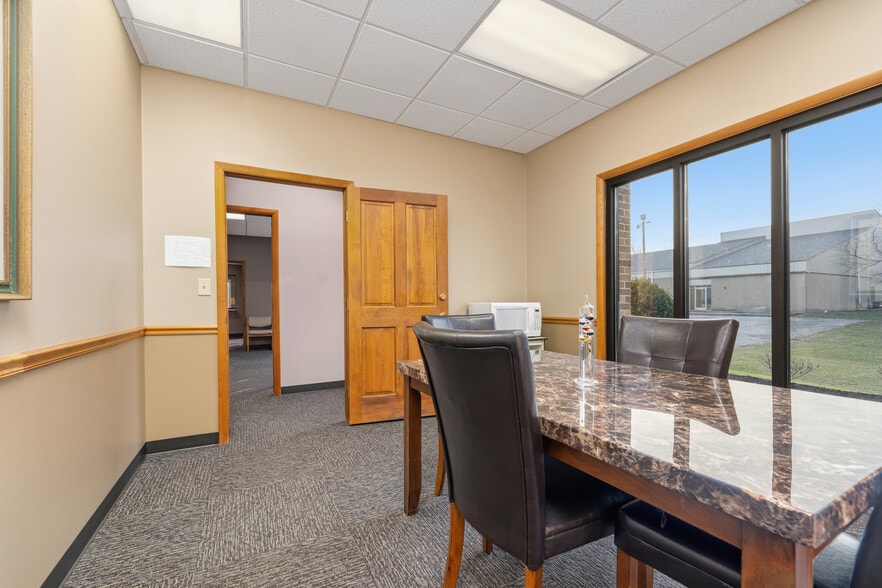 More Photos Of 4718 National Rd E, Richmond Office For Lease