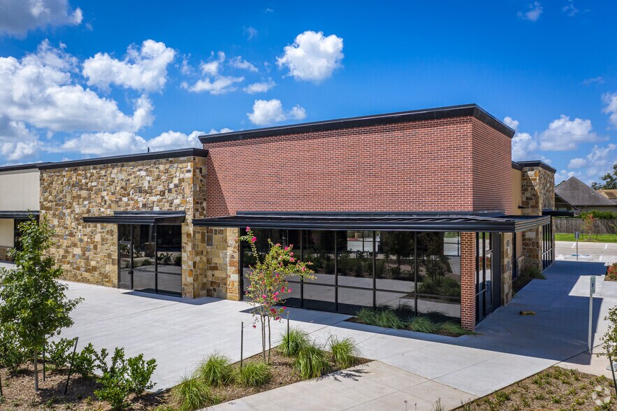 More Photos Of 18722 University Blvd, Sugar Land Unknown For Lease