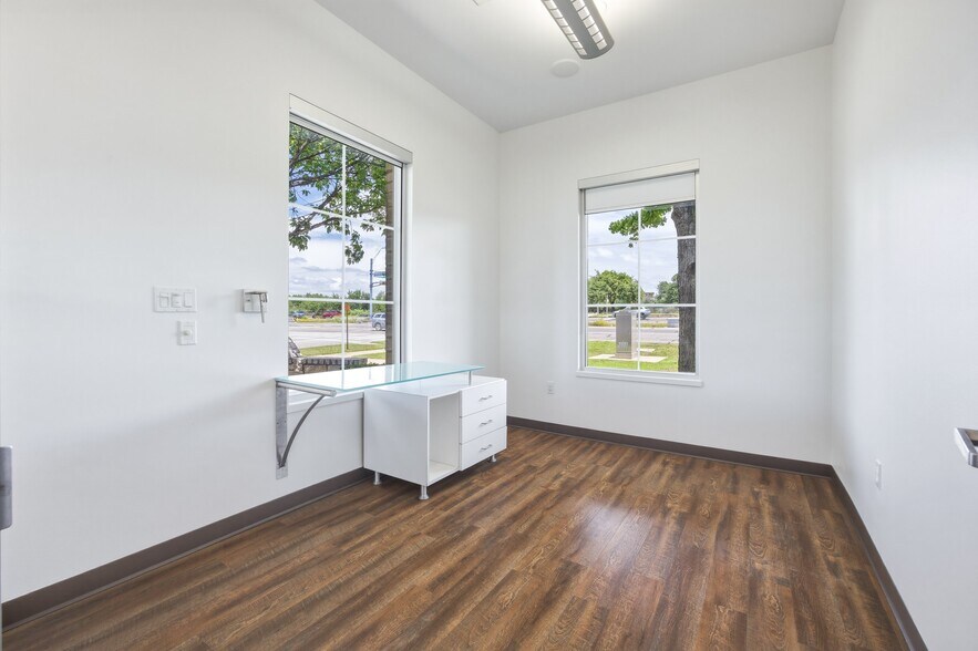 More Photos Of 12171 W Parmer Ln, Cedar Park Medical For Lease