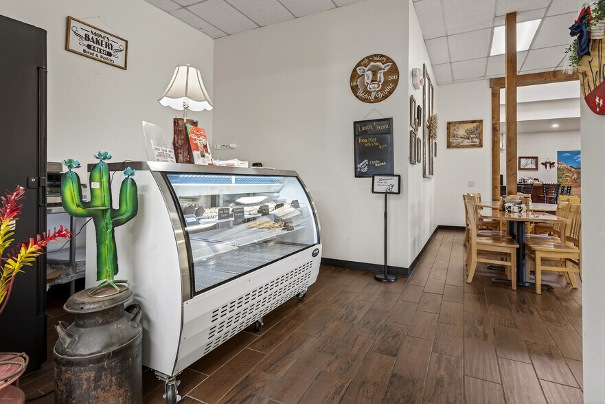 More Photos Of 545 S Main St, Camp Verde Storefront For Sale