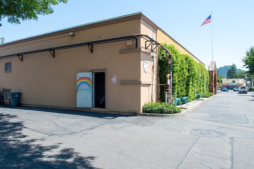 More Photos Of 435 Center St, Healdsburg Unknown For Lease