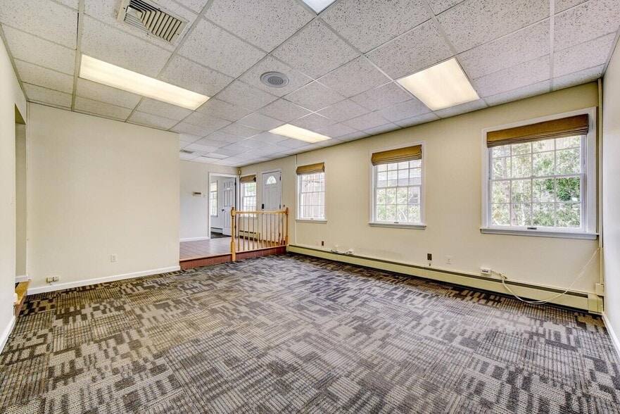 More Photos Of 410 Franklin Ave, Nutley Office For Lease
