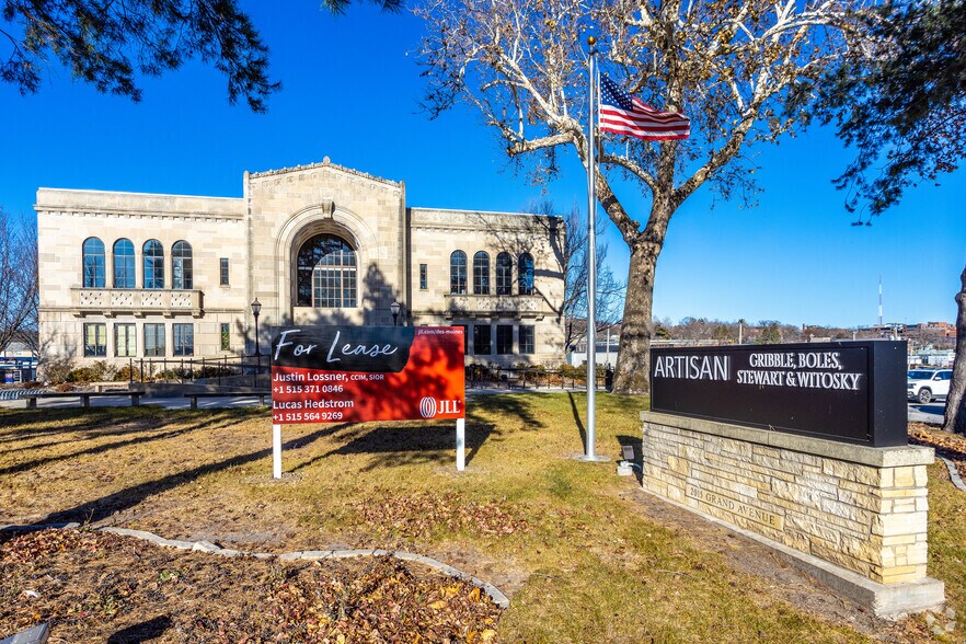 More Photos Of 2015 Grand Ave, Des Moines Medical For Sale