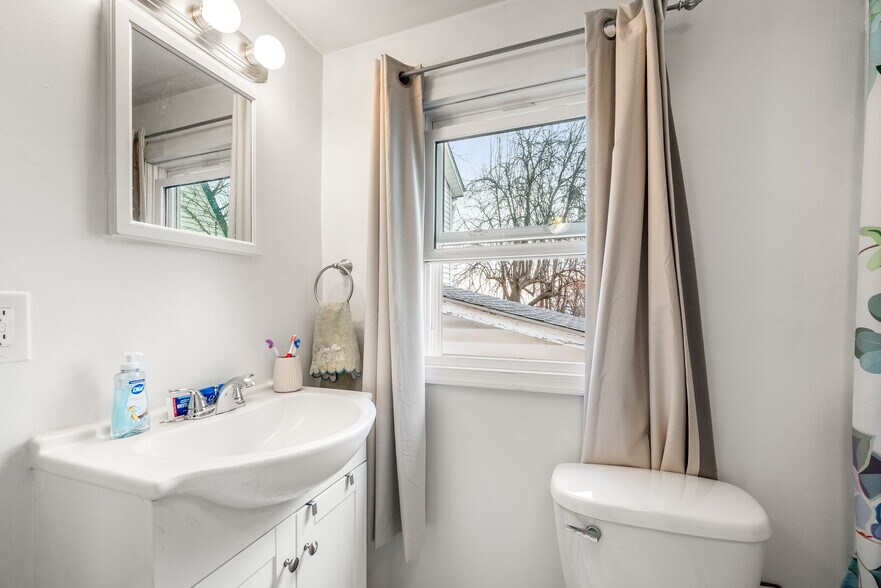 More Photos Of 217 White Ave, Linwood Apartments For Sale