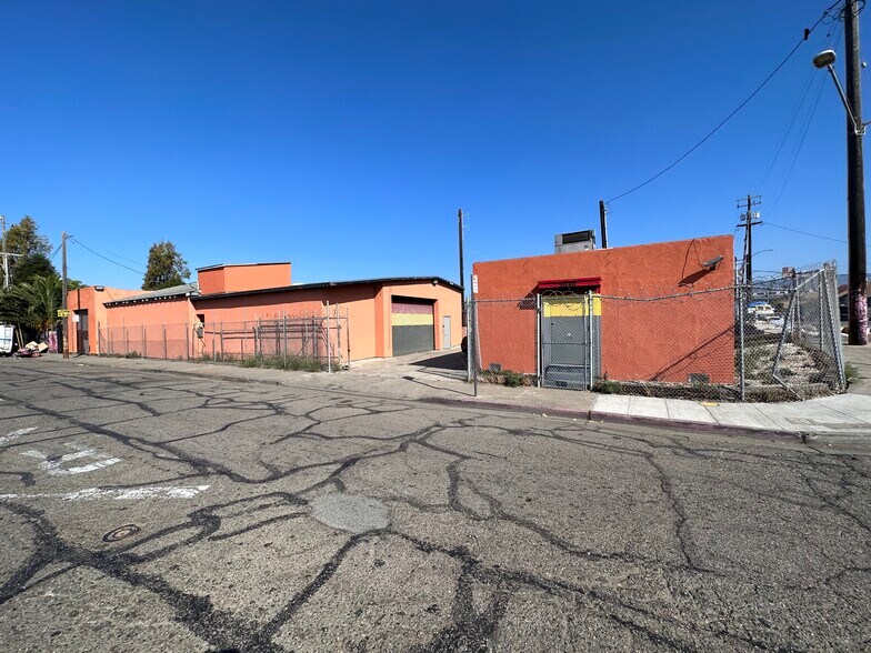 More Photos Of 3640 E 9th St, Oakland Service For Sale