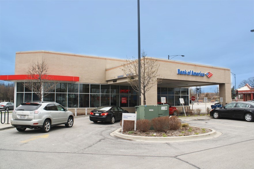 Primary Photo Of 5983 N Lincoln Ave, Chicago Bank For Sale