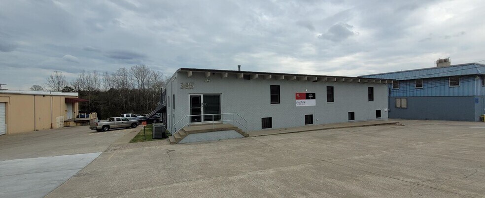 More Photos Of 385-387 Industrial Dr, Mount Juliet Warehouse For Lease