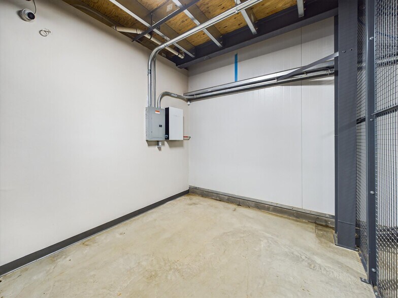 More Photos Of 39057 State Highway 299, Willow Creek Warehouse For Sale