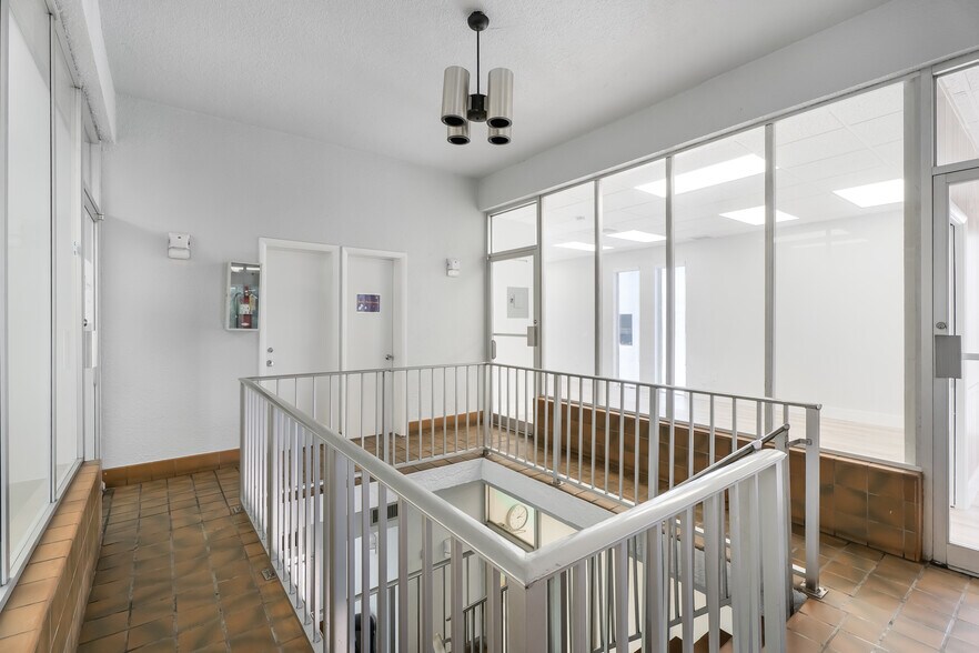 More Photos Of 117 Majorca Ave, Coral Gables Office For Sale