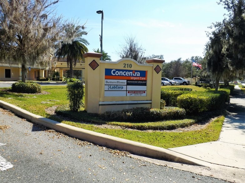 More Photos Of 210 S Lake St, Leesburg Medical For Lease