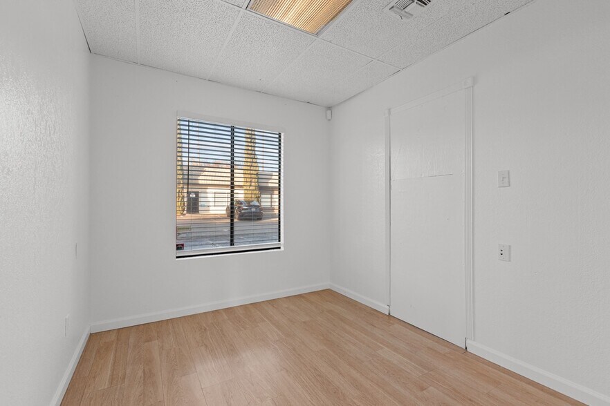 More Photos Of 4800 Manzanita Ave, Carmichael Office Residential For Lease