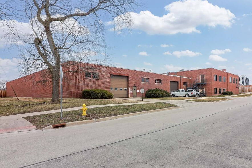 Primary Photo Of 929 Childs St, Wheaton Warehouse For Lease