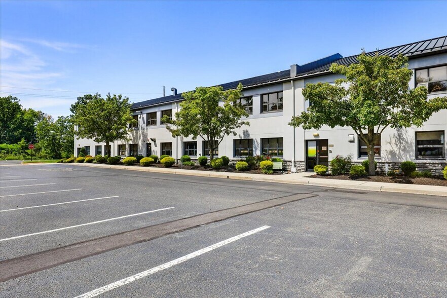 More Photos Of 1 Radar Way, Tinton Falls Office For Lease