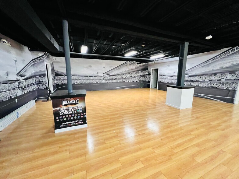 More Photos Of 183 S Broadway, Hicksville Office For Lease