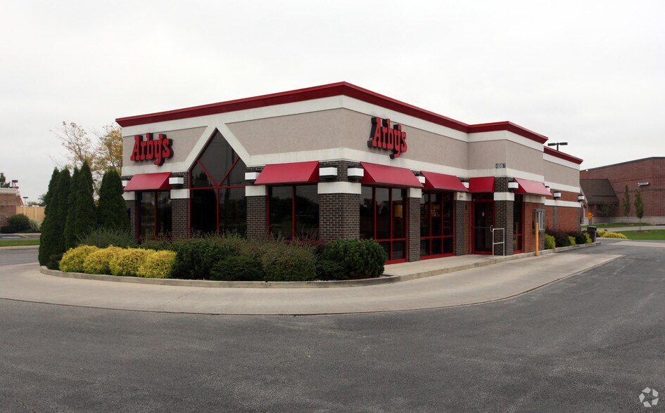 Primary Photo Of 4087 W Powell Rd, Powell Fast Food For Lease
