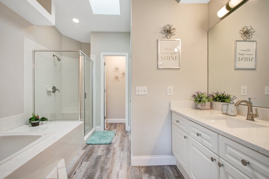 More Photos Of 141 Coco Plum Dr, Davenport Apartments For Sale