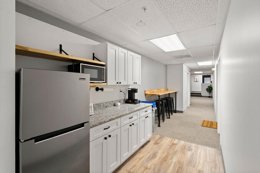 More Photos Of 19 Bridge St, Kittery Coworking Space